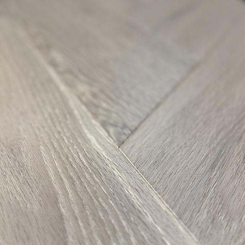 HM Flooring Итальянская ёлка Дуб Прайм Гинестра лак с фаской (фото 3)