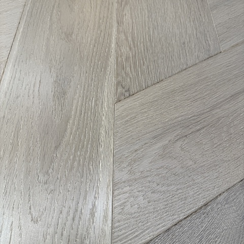HM Flooring Итальянская ёлка Дуб Прайм Гинестра лак с фаской (фото 7)